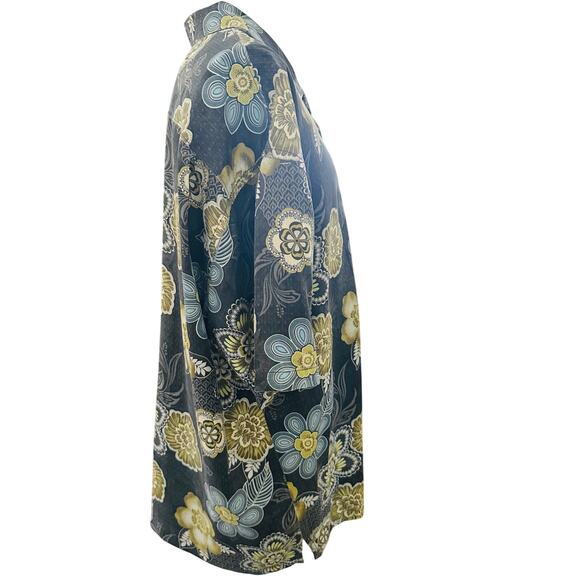 TOMMY BAHAMA Men's Size XXL -
Floral Print 100% Silk Hawaiian
Shirt - Picture 2 of 9